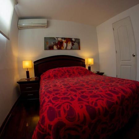 Bed & Breakfast - La Casa De Ceci Lima Exterior photo
