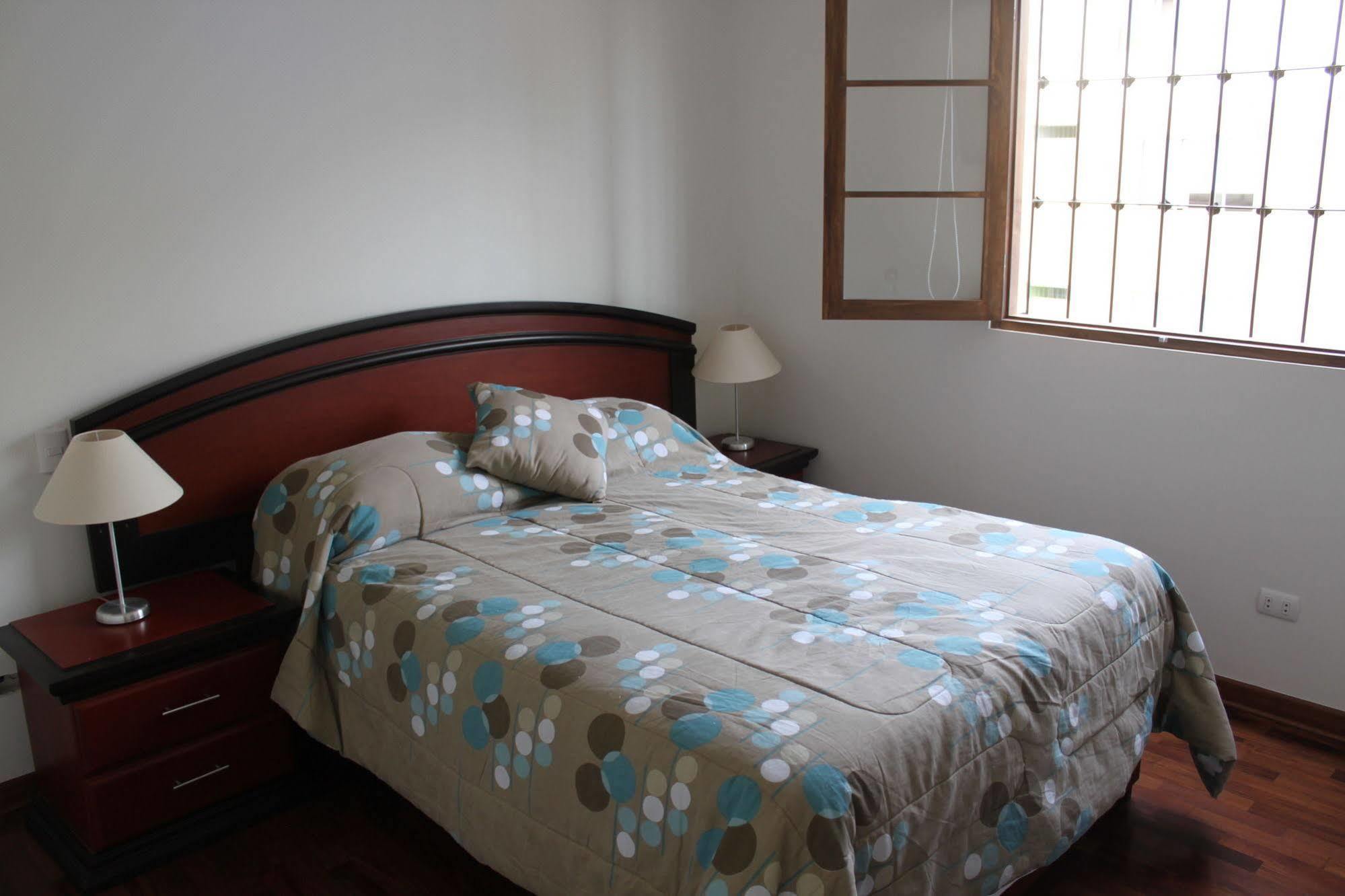 Bed & Breakfast - La Casa De Ceci Lima Exterior photo